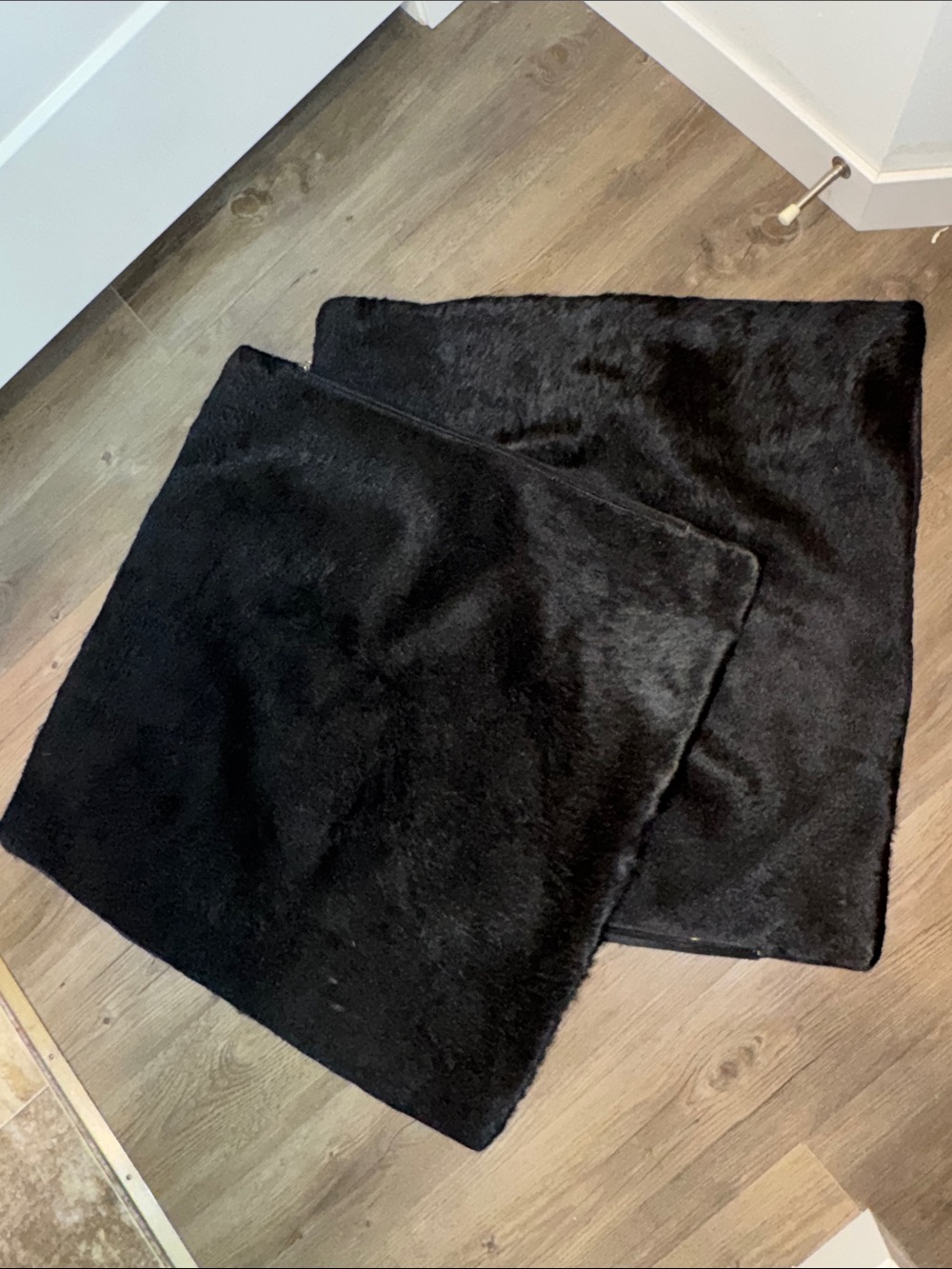 Set of 2 Euro Luxury Custom Kipskin Black Accent Pillow Covers. 26 x 26🔥🔥🖤🖤